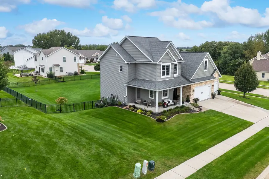 32 Blackstone Way, Le Claire, IA 52753 - #2