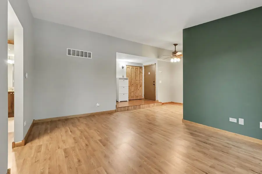 14033 S Laramie Avenue #420, Crestwood, IL 60418 - #3