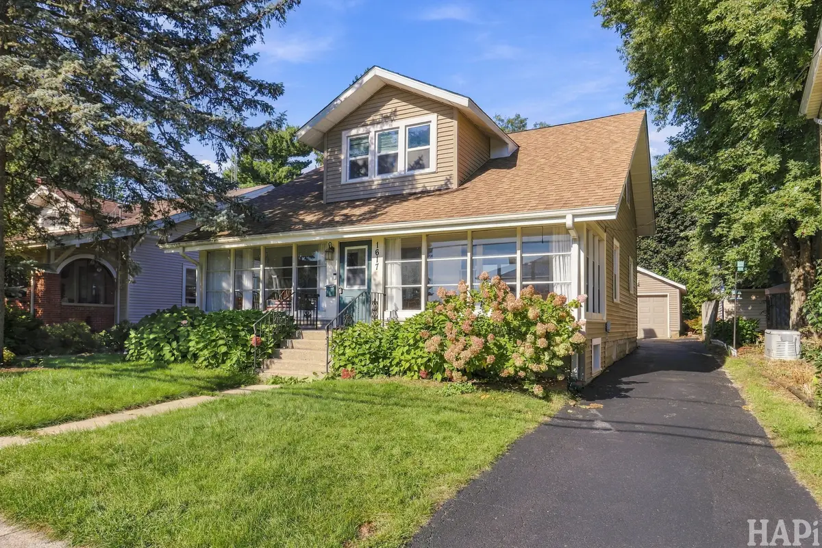 1617 N Riverside Drive, McHenry, IL 60050 - #1