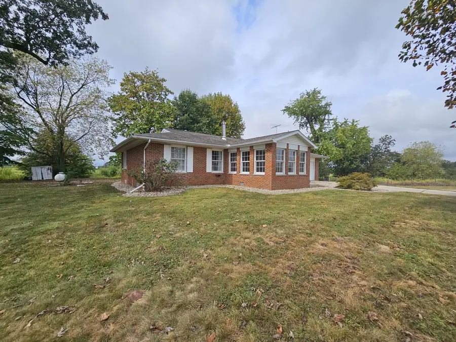 4165 Black Diamond Road, Nashville, IL 62263 - #3