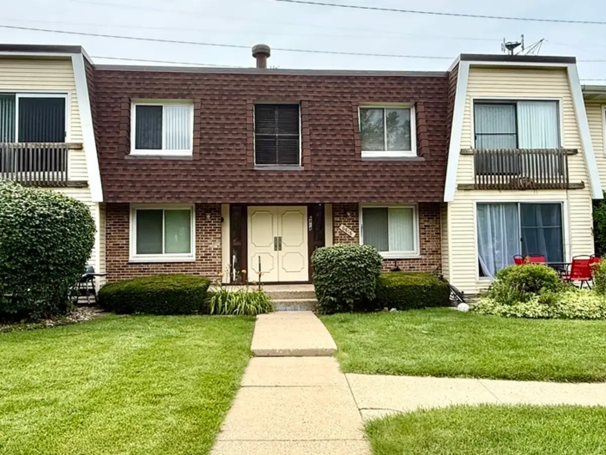 6818 Roberts Drive #7, Woodridge, IL 60517 - #1