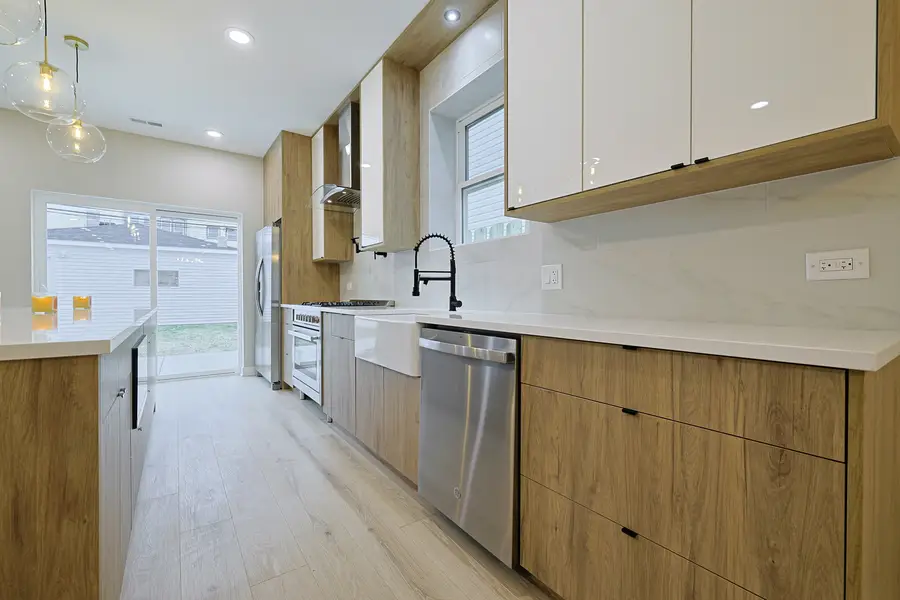 5837 W Iowa Street, Chicago, IL 60651 - #3