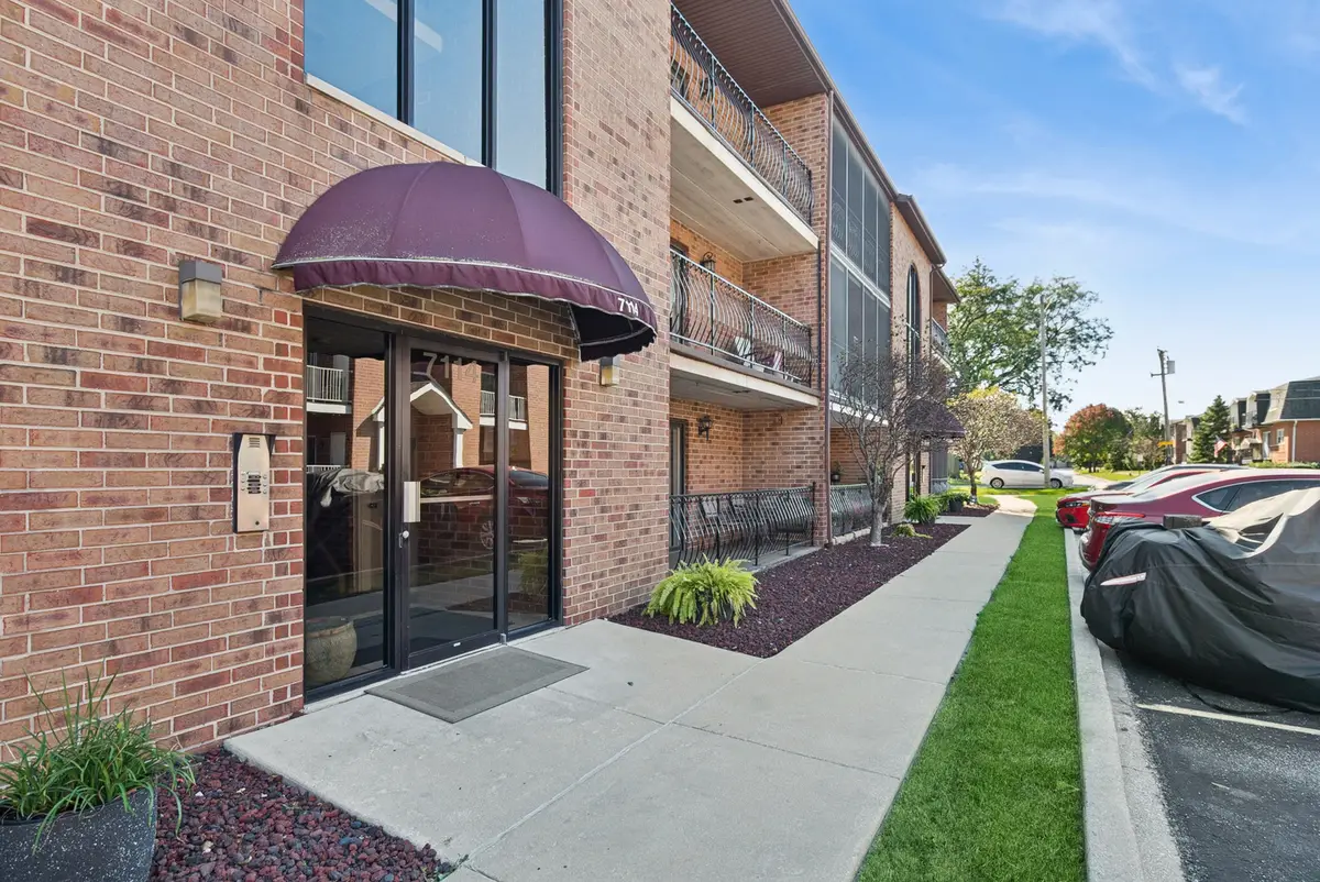 7114 W 108th Street #301, Worth, IL 60482 - #1