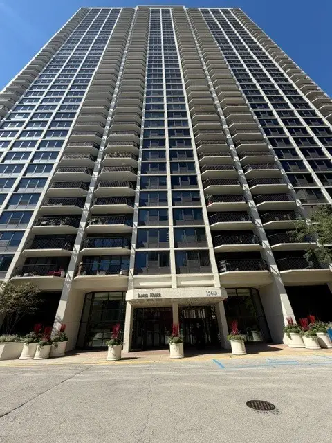 1560 N Sandburg Terrace #2808J, Chicago, IL 60610 - #1