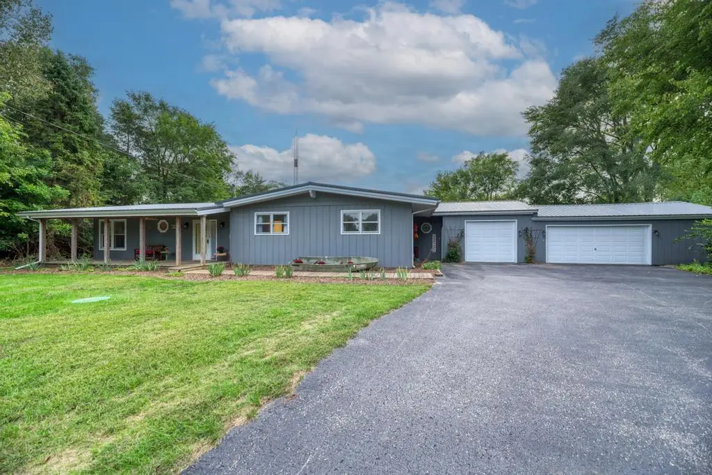 3245 N Lakeside Drive, Coal City, IL 60416 - #1