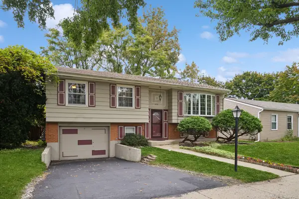 1032 Valley Stream Drive, Wheeling, IL 60090