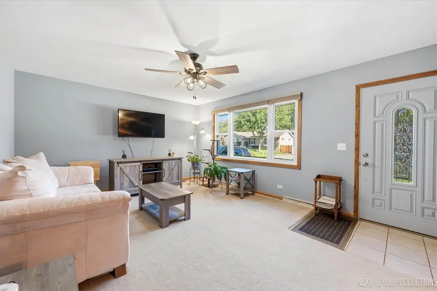 194 Patrick Drive, South Elgin, IL 60177 - #2