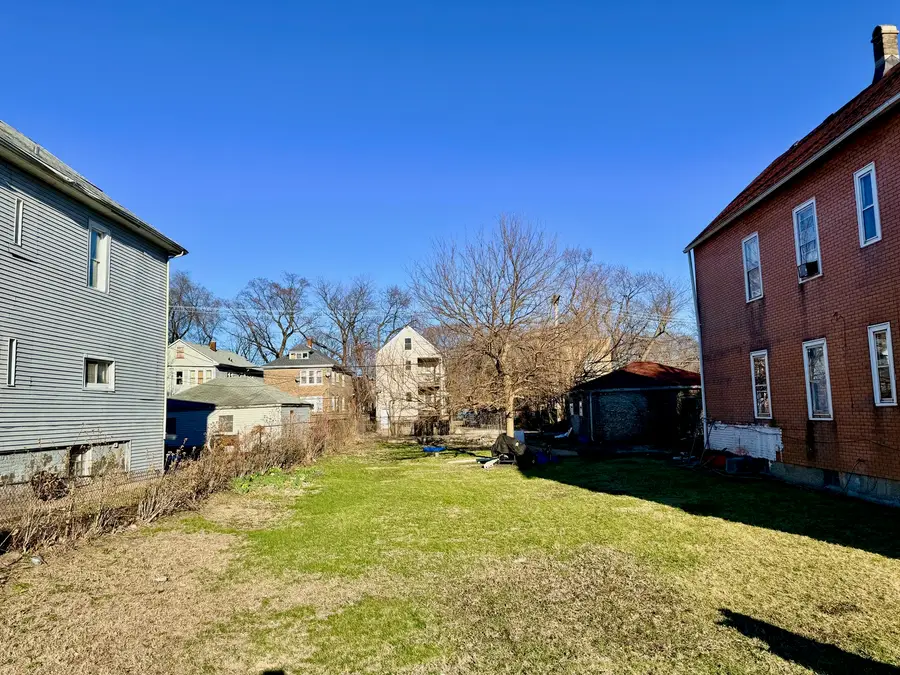 8757 S Marquette Avenue, Chicago, IL 60617 - #3