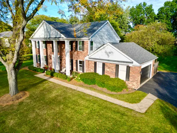 1042 Terre Drive, Libertyville, IL 60048