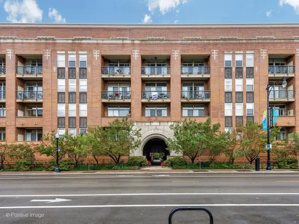 1350 W Fullerton Avenue #210, Chicago, IL 60614
