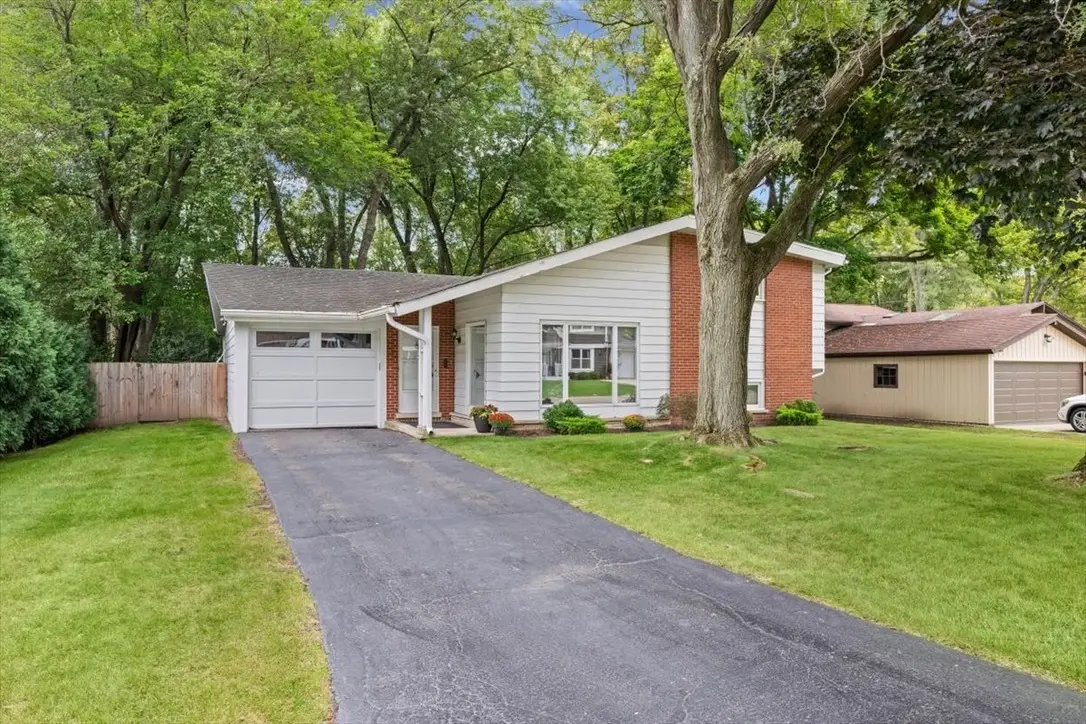 535 Edens Lane, Northfield, IL 60093 - #1