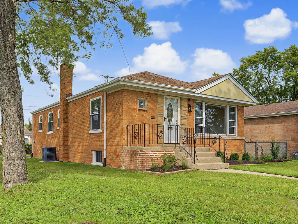 291 W Sauk Trail, South Chicago Heights, IL 60411 - #1