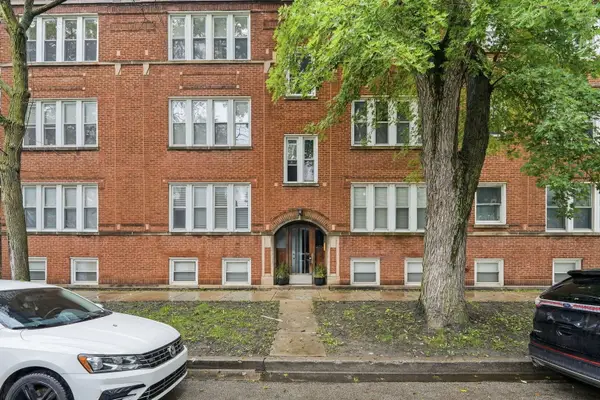 7205 N Damen Avenue #3, Chicago, IL 60645