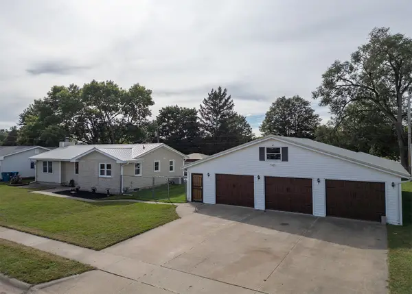 1309 Hiawatha Lane, Camanche, IA 52730