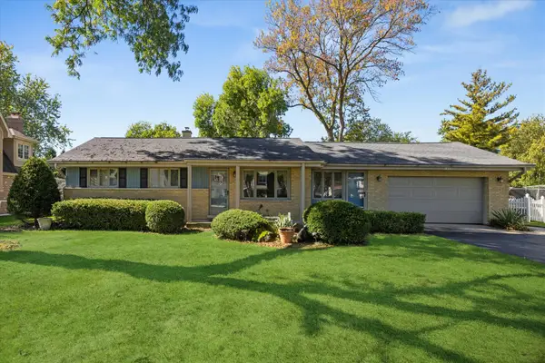 1660 N Highland Avenue, Arlington Heights, IL 60004