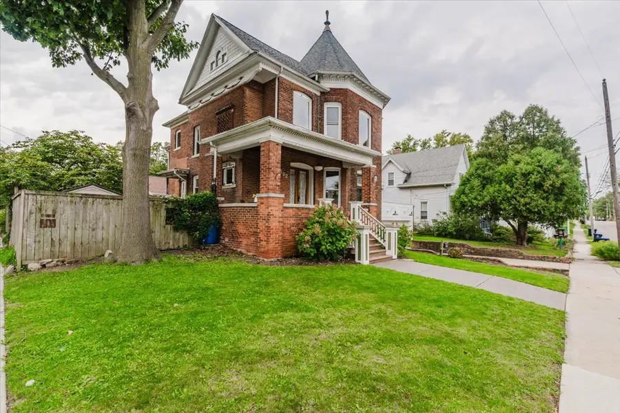302 W Wood Street, Bloomington, IL 61701 - #3