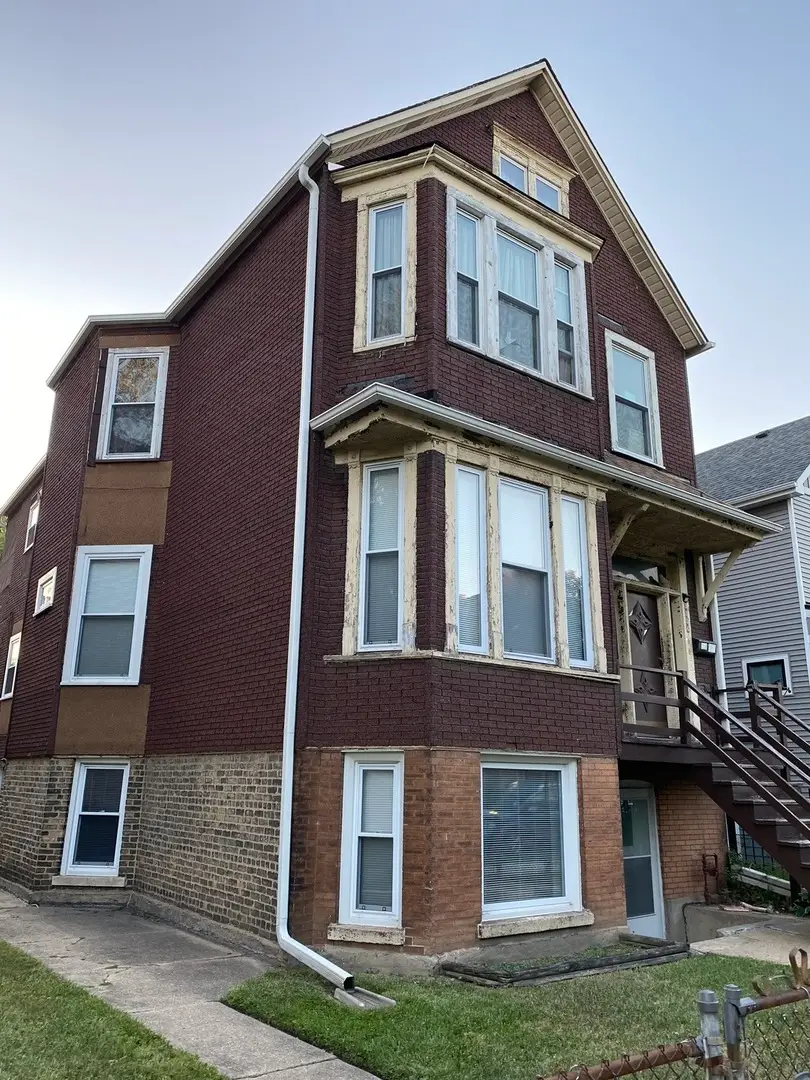 3304 N Albany Avenue, Chicago, IL 60618 - #1