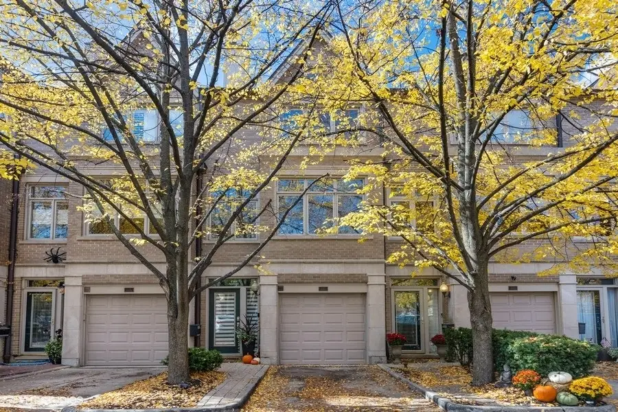 2715 N Janssen Avenue, Chicago, IL 60614 - #1
