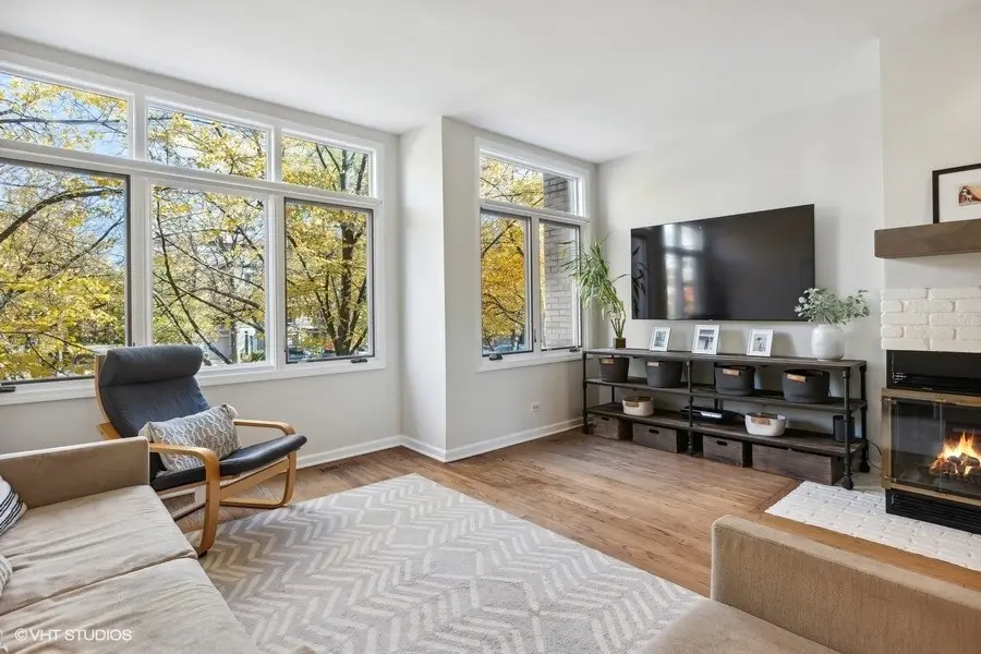 2715 N Janssen Avenue, Chicago, IL 60614 - #3