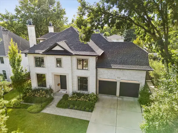 932 Allmen Avenue, Hinsdale, IL 60521