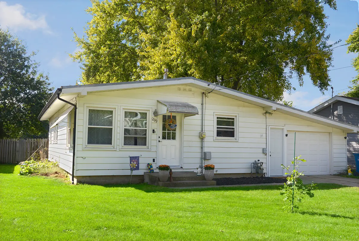 1209 Retz Drive, Ottawa, IL 61350 - #1