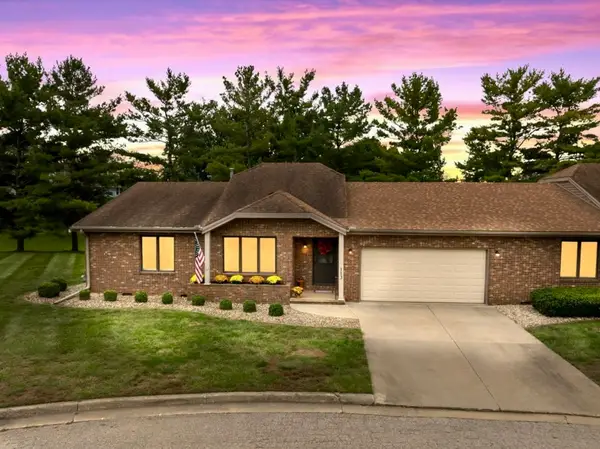 113 Manor Circle, Bloomington, IL 61704