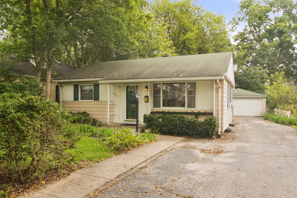 139 N Hager Avenue, Barrington, IL 60010 - #1