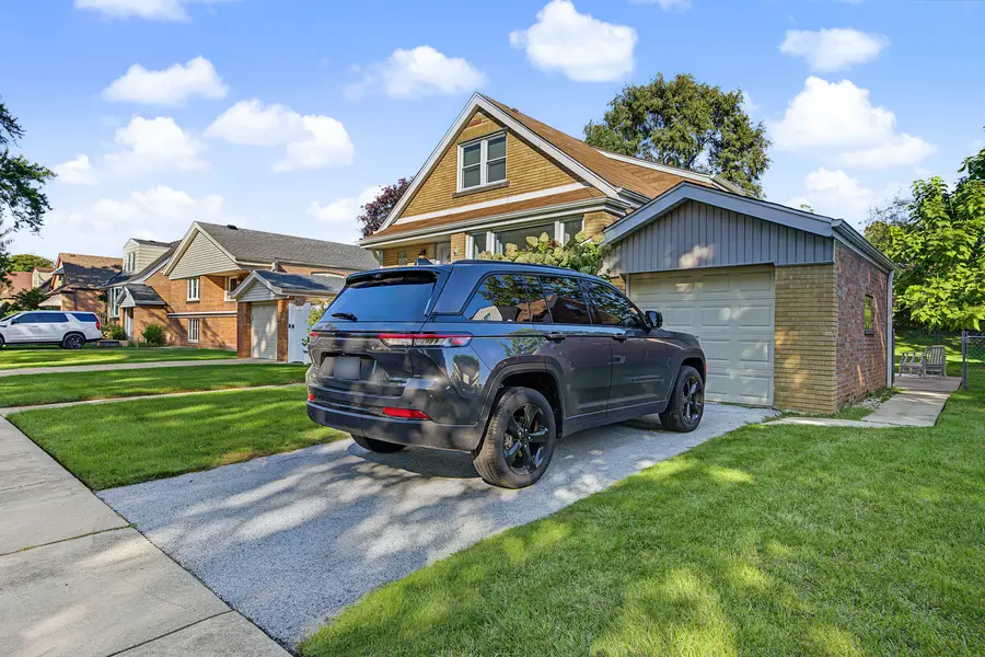 11003 S Tripp Avenue, Oak Lawn, IL 60453 - #3