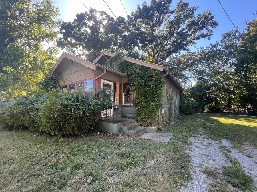 406 S Forest Avenue, Carbondale, IL 62901 - #2