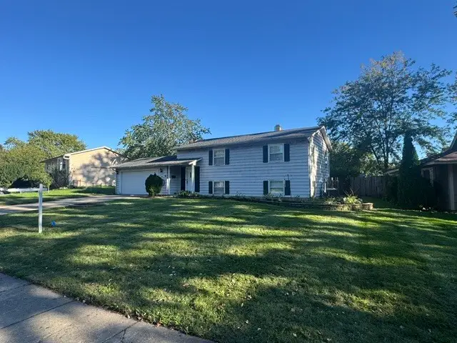 6 Guilford Road, Montgomery, IL 60538 - #1