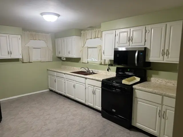 6 Guilford Road, Montgomery, IL 60538 - #2