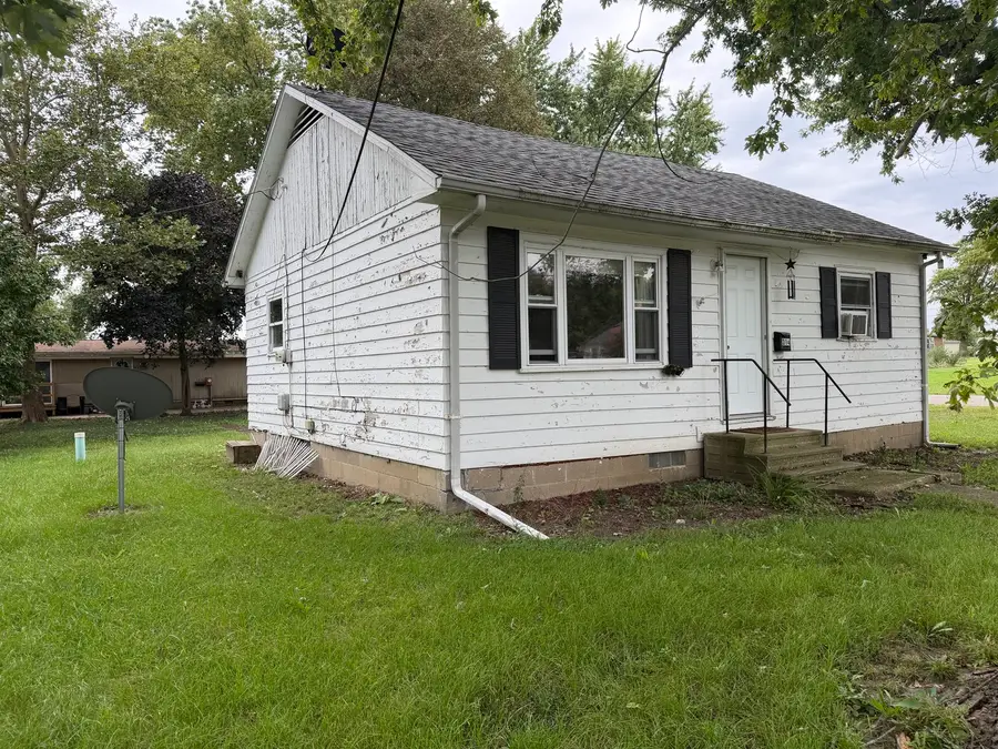 314 W Second Street, Gilman, IL 60938 - #3