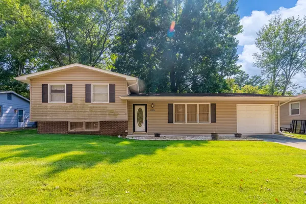 1815 W Freeman Street, Carbondale, IL 62901