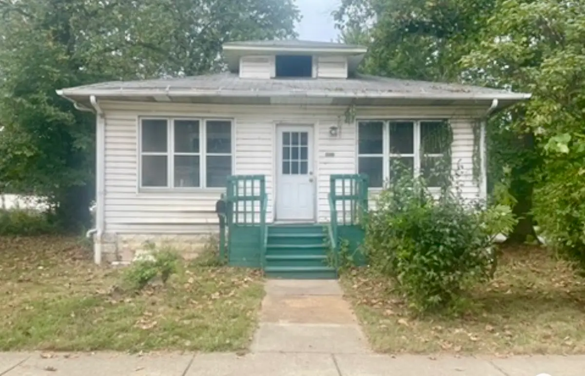 500 S Forest Avenue, Carbondale, IL 62901 - #1
