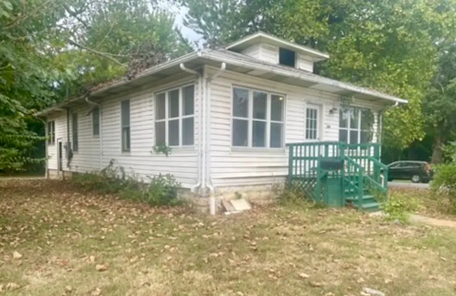 500 S Forest Avenue, Carbondale, IL 62901 - #2