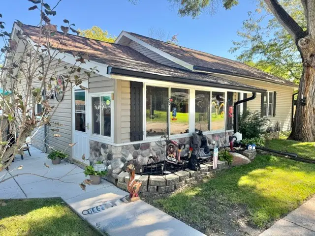 404 E 2nd Street, Oglesby, IL 61348 - #3