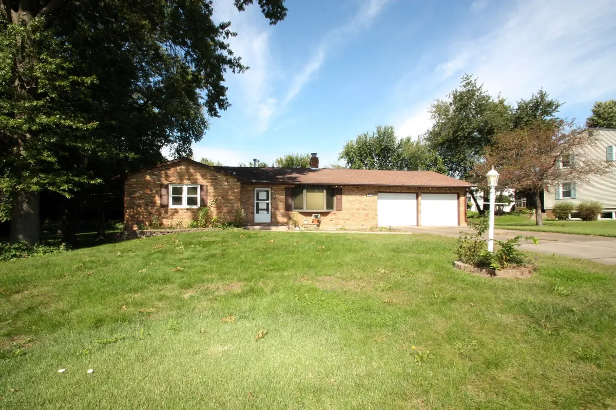 5410 Surrey Drive, Bettendorf, IA 52722 - #1