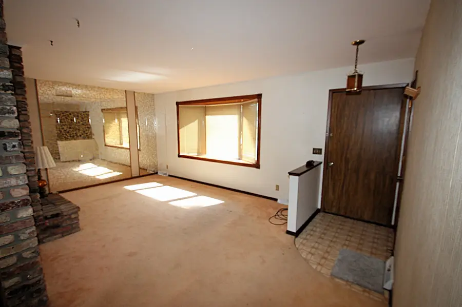 5410 Surrey Drive, Bettendorf, IA 52722 - #2