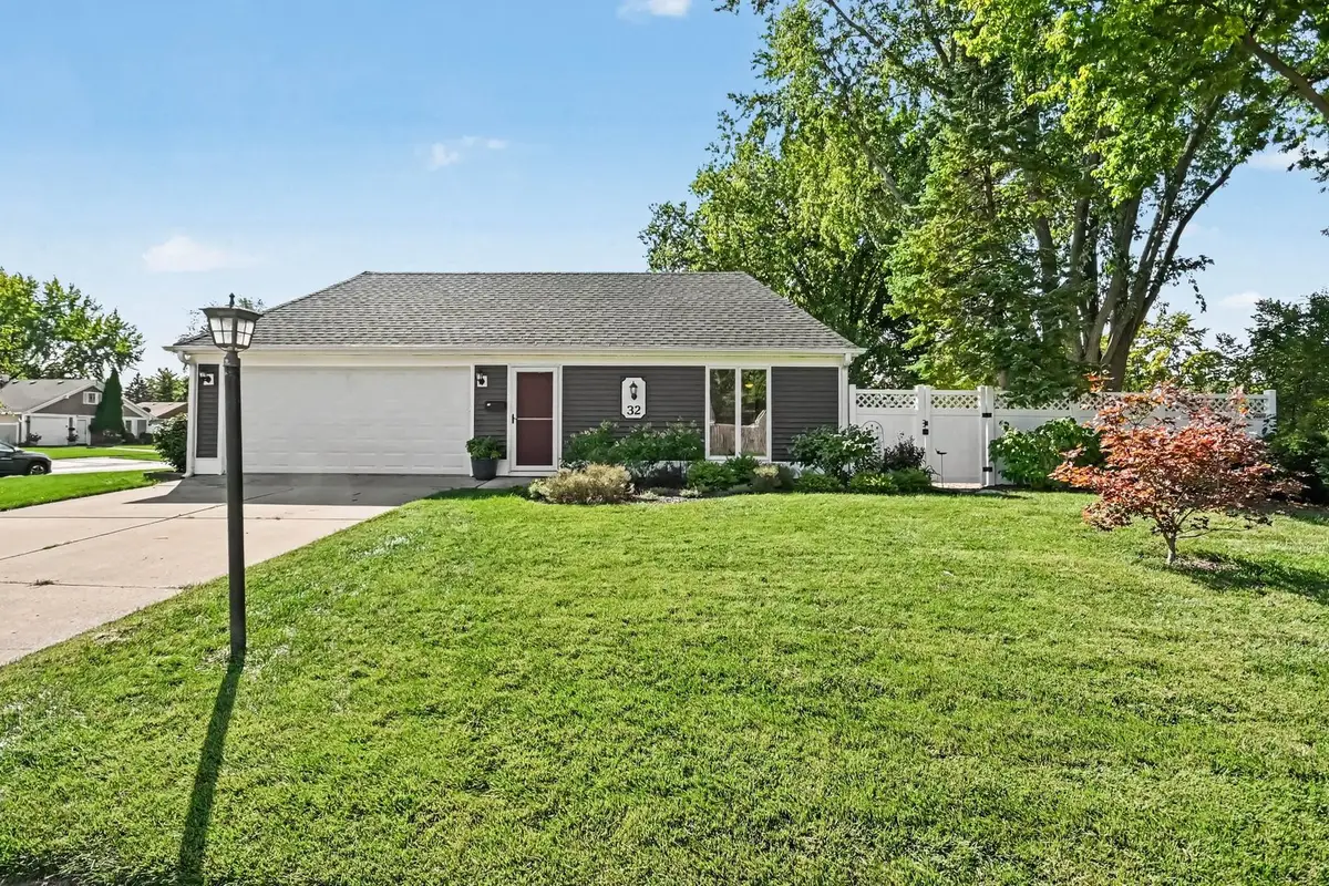 32 Springdale Road, Montgomery, IL 60538 - #1