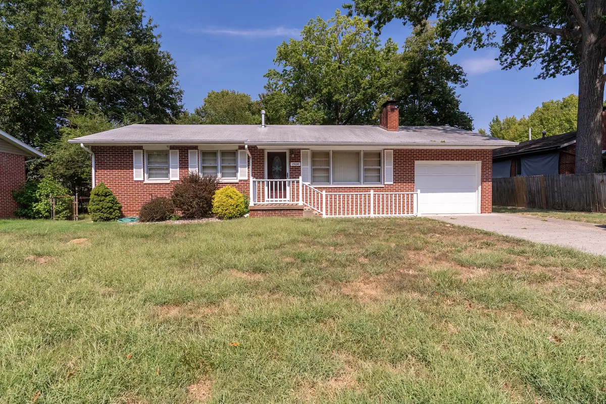 1504 W Walnut Street, Carbondale, IL 62901 - #1