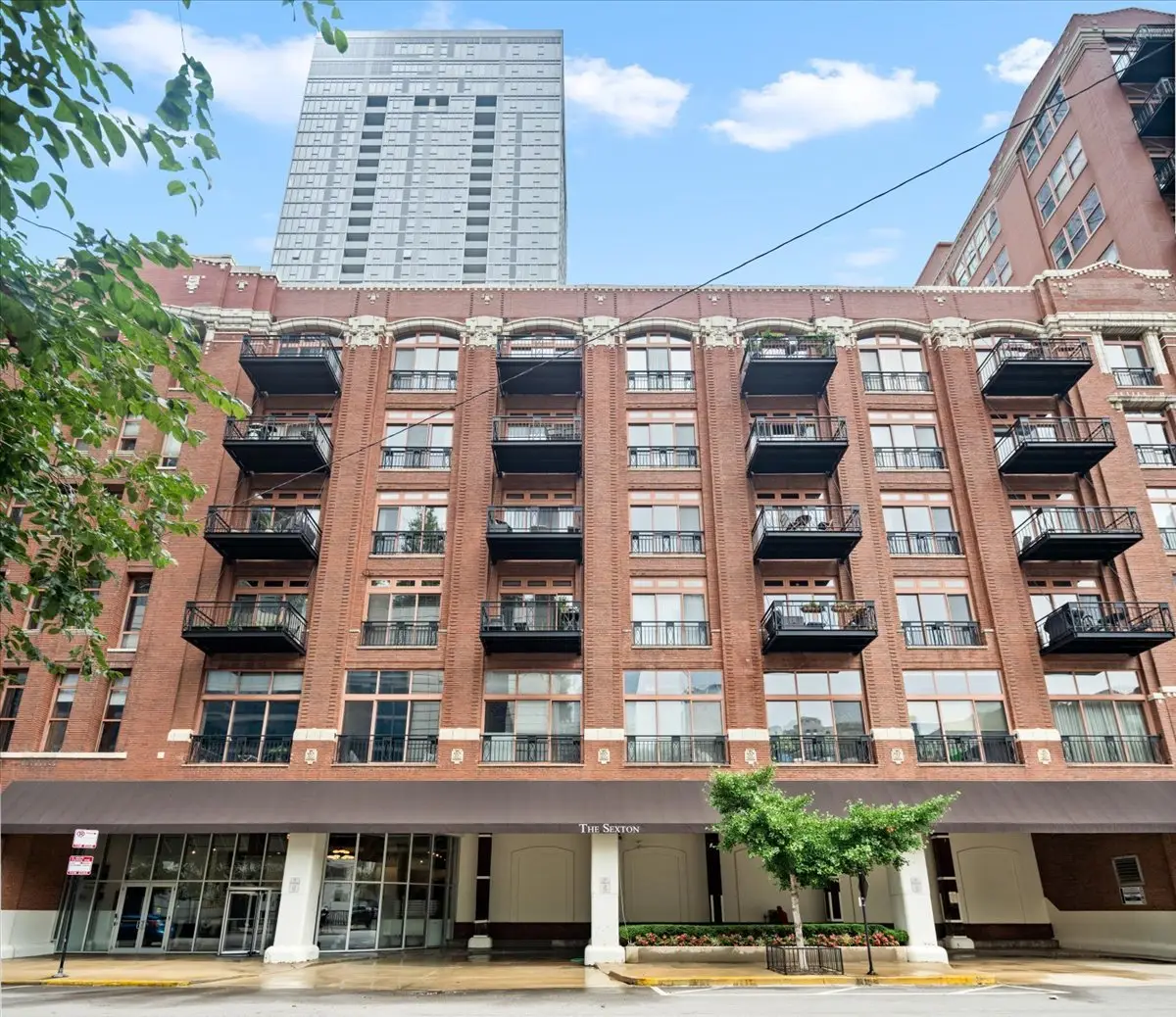 360 W Illinois Street #4E, Chicago, IL 60654 - #1