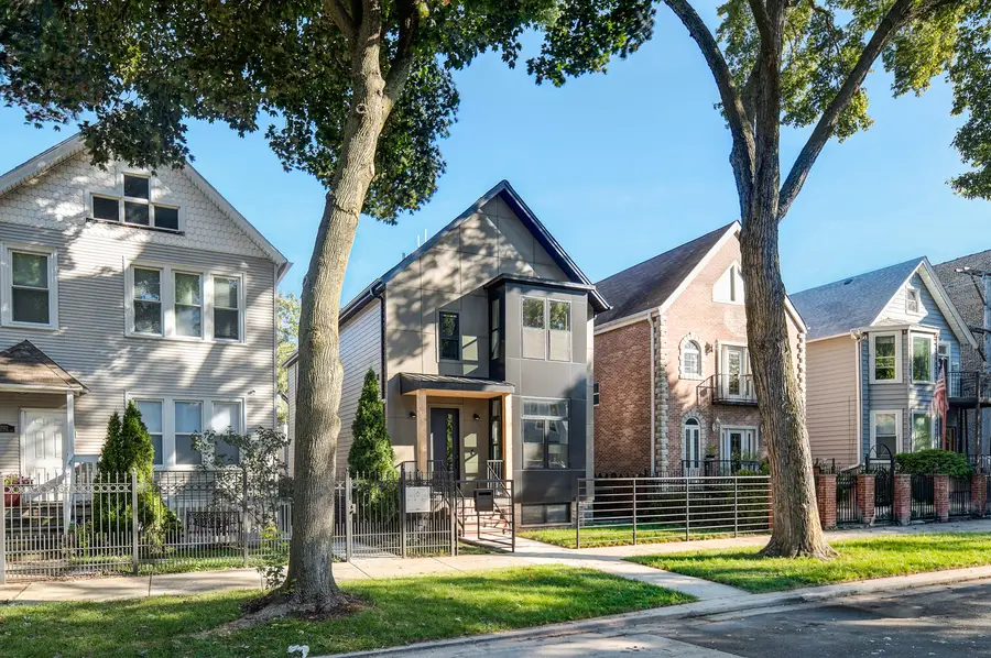 2520 W Shakespeare Avenue, Chicago, IL 60647 - #2
