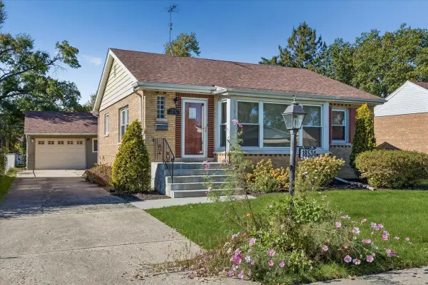 18534 Gladville Avenue, Homewood, IL 60430