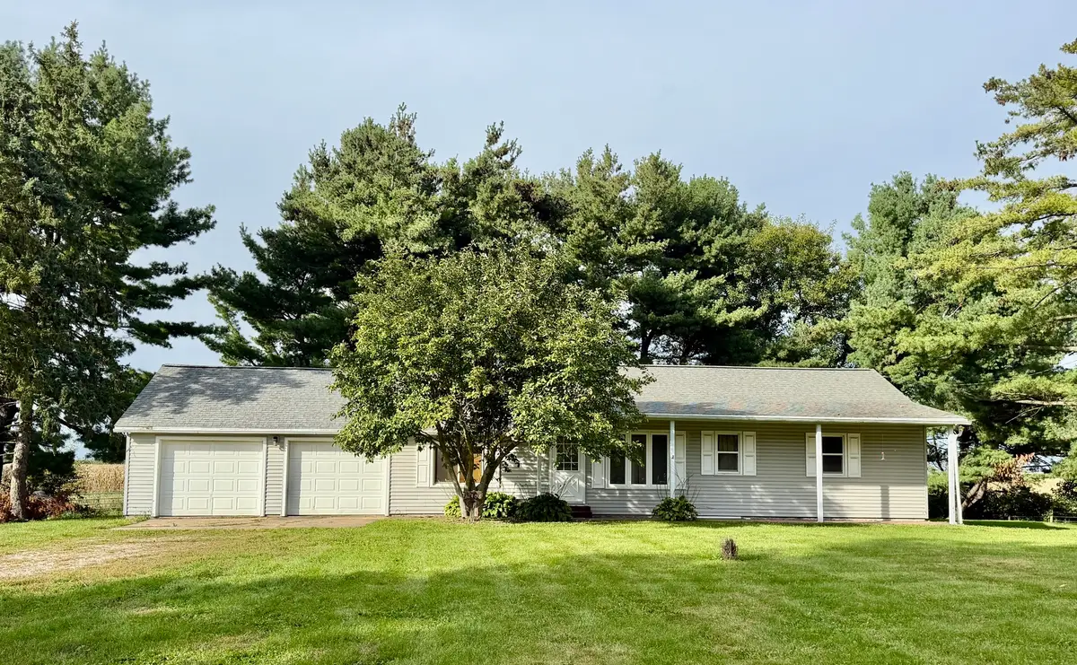21408 Lincoln Road, Sterling, IL 61081 - #1