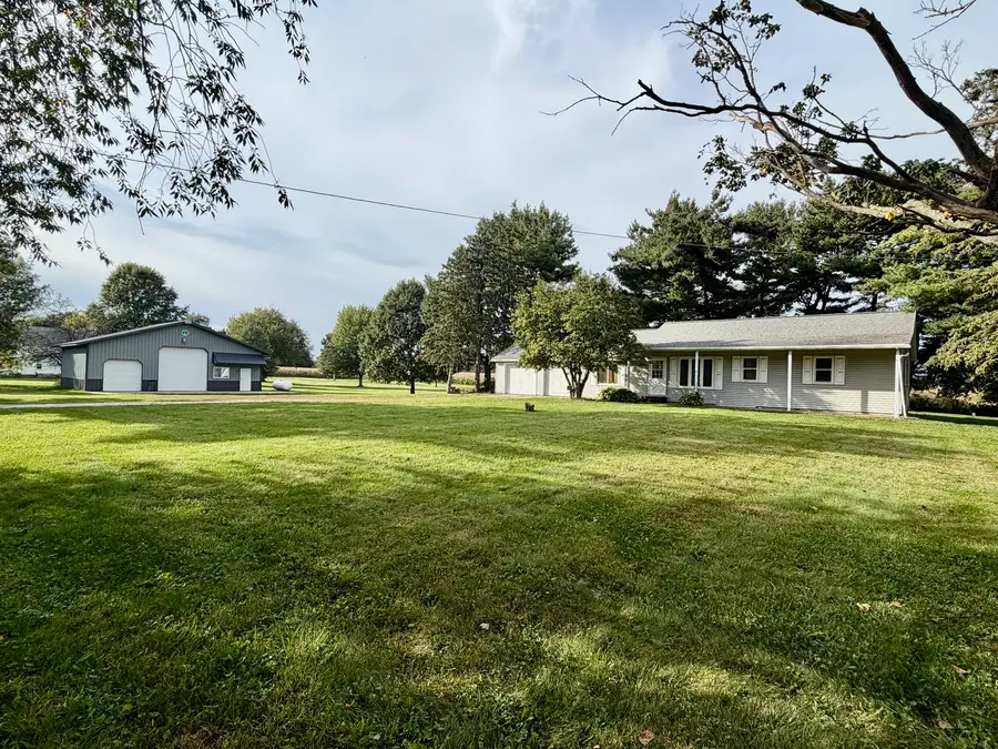 21408 Lincoln Road, Sterling, IL 61081 - #2