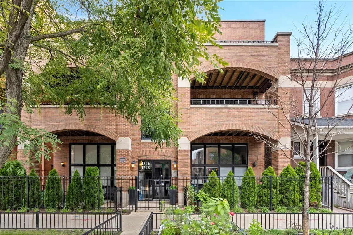 Address Withheld By Seller, Chicago, IL 60613 - #1