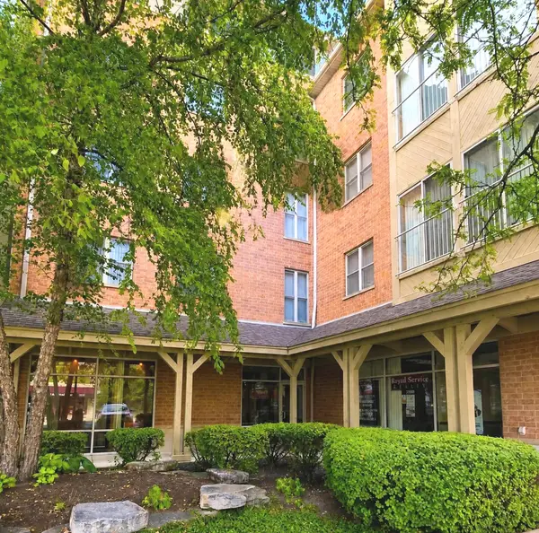 100 N Bokelman Street #429, Roselle, IL 60172