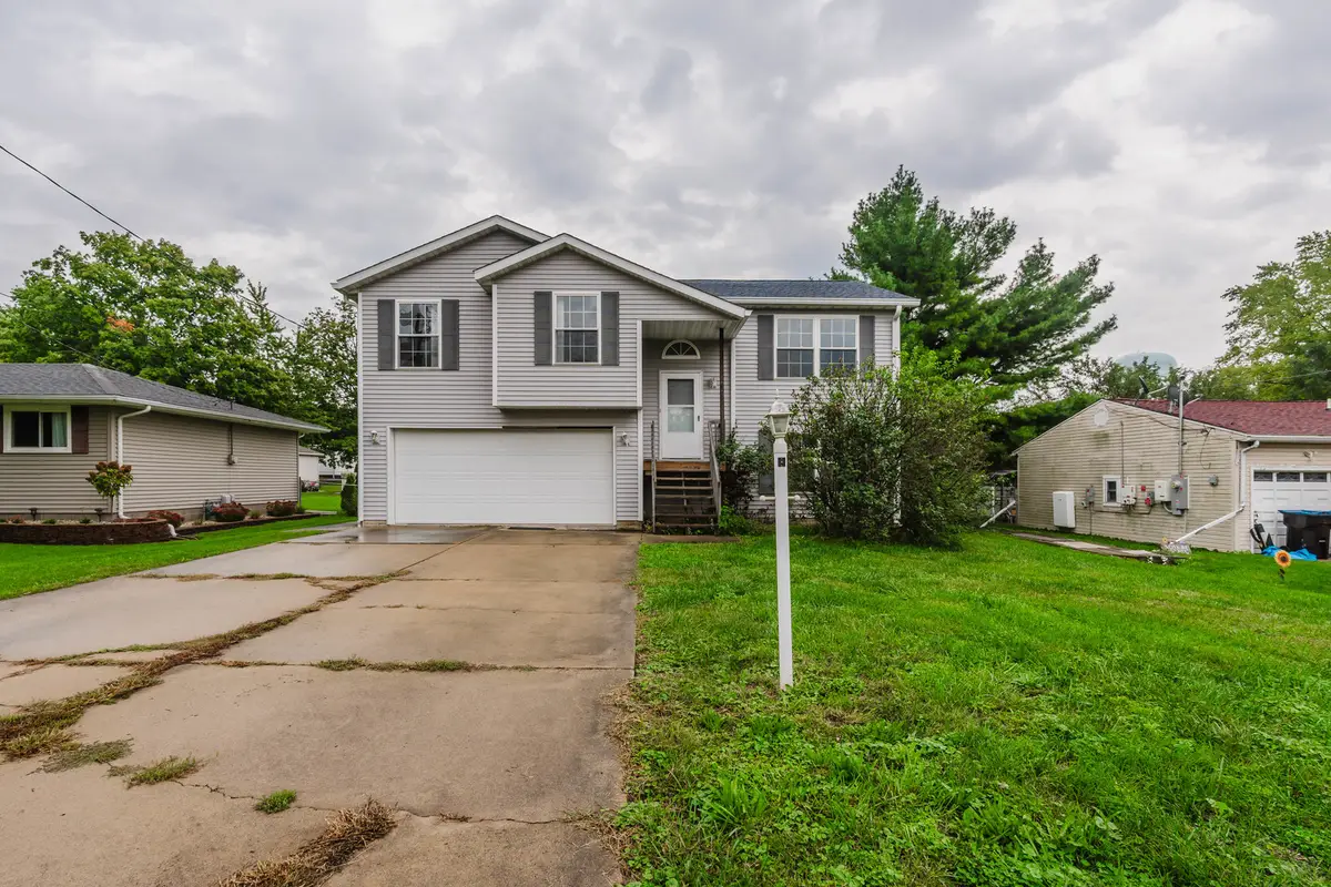 107 Lake Street, Washington, IL 61571 - #1