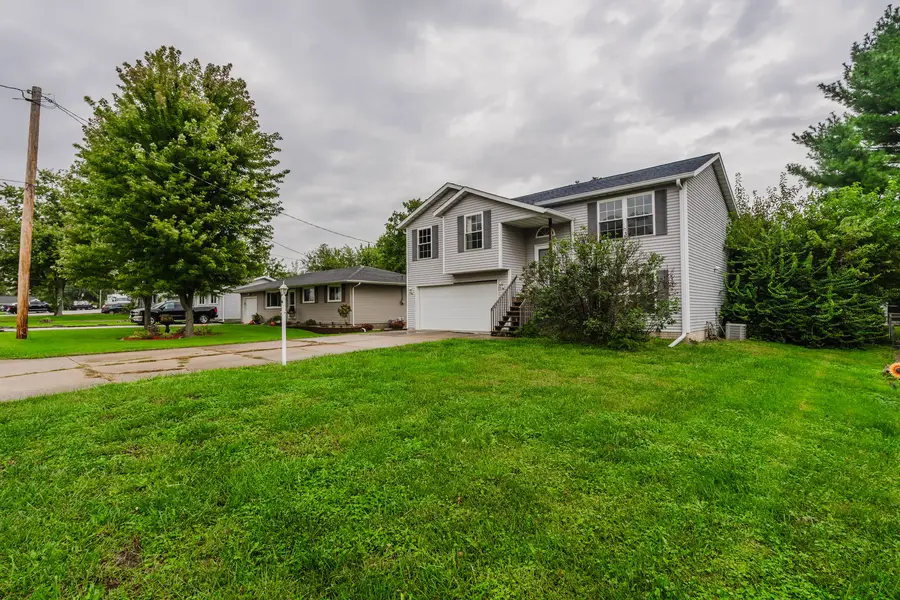 107 Lake Street, Washington, IL 61571 - #2