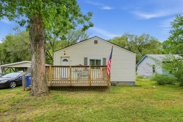 203 Missouri Avenue, South Roxana, IL 62087